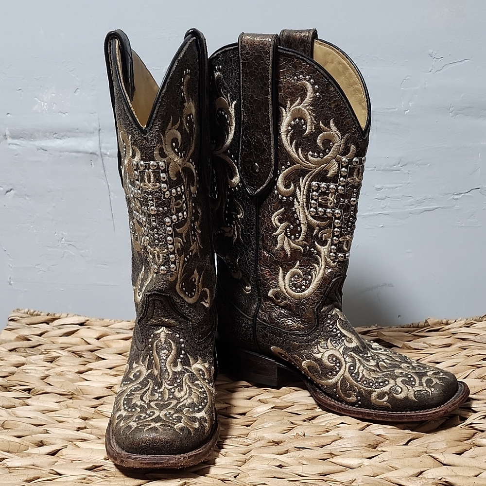 VTG Corral Brown Distress Leather Embroider Stud Cross Western Cowboy Boots 6M